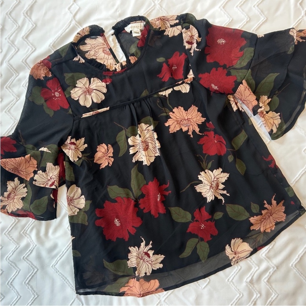 Monteau Black Floral Flutter 3/4 Sleeve Blouse